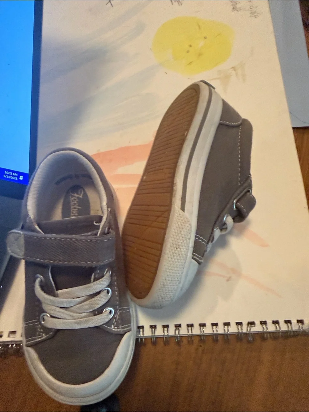 FootMates Gray Canvas Kids Sneakers with Velcro Strap size 5